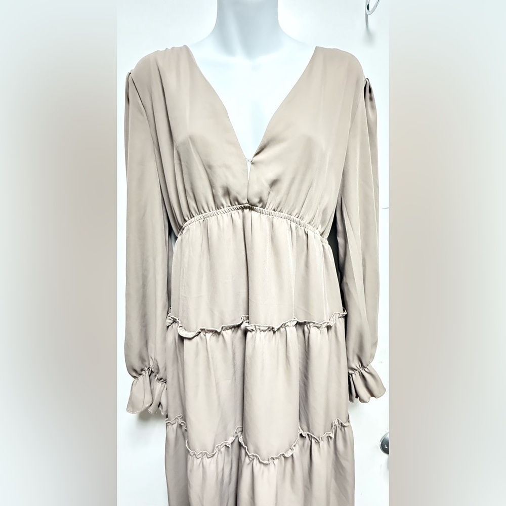 Elegant Beige Women's Dress - Picture 2 of 10